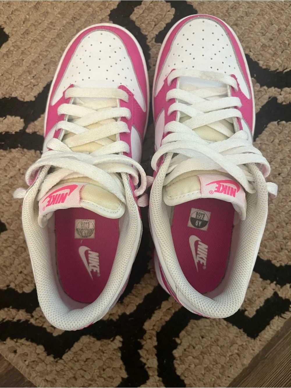 Nike Kids White and Pink Low-Top Sneakers